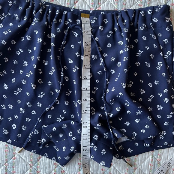 MICHAEL Michael Kors High Waist Shorts Size 6 Blue White Floral Print - Picture 5 of 11